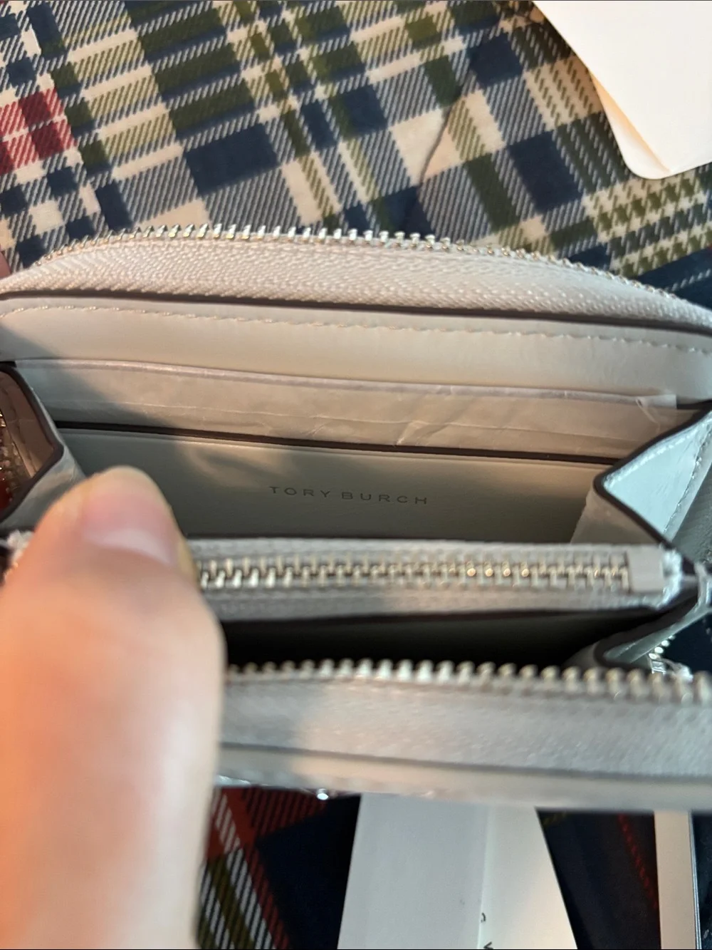 Tory Burch Kira Diamond Small Quilted Zip Wallet in Light Titanium - Picture 8 of 9